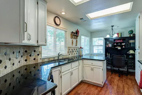 266 Buckhorn Walk, Redding, CA 96003 photo 8