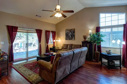 266 Buckhorn Walk, Redding, CA 96003 photo 2