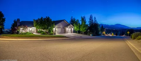 3311 Stanford Dr, Redding, CA 96003 photo 2