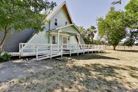 12250 Alpha Ln, Redding, CA 96003 photo 1