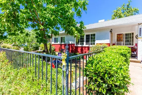 1117 Layton Rd, Redding, CA 96002 photo 3