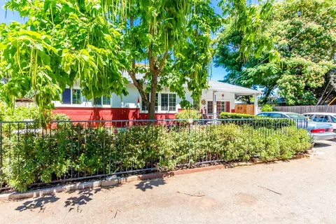 1117 Layton Rd, Redding, CA 96002 photo 2
