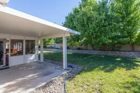588 Castenda Dr, Redding, CA 96003 photo 13