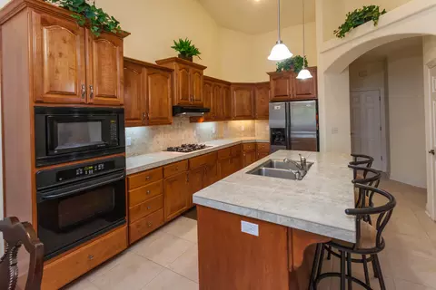588 Castenda Dr, Redding, CA 96003 photo 10