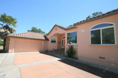 227 Mora Ct, Redding, CA 96003 photo 2