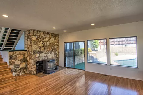 630 Royal Oaks Dr, Redding, CA 96001 photo 4