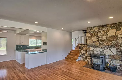 630 Royal Oaks Dr, Redding, CA 96001 photo 15