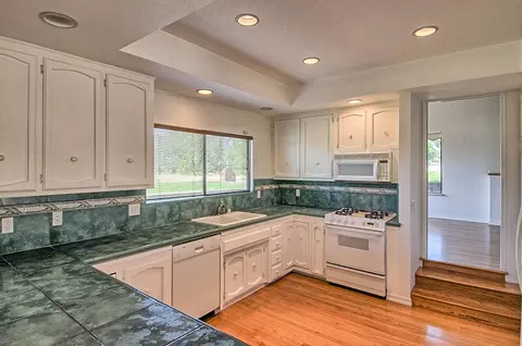 630 Royal Oaks Dr, Redding, CA 96001 photo 16