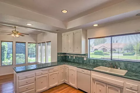 630 Royal Oaks Dr, Redding, CA 96001 photo 17