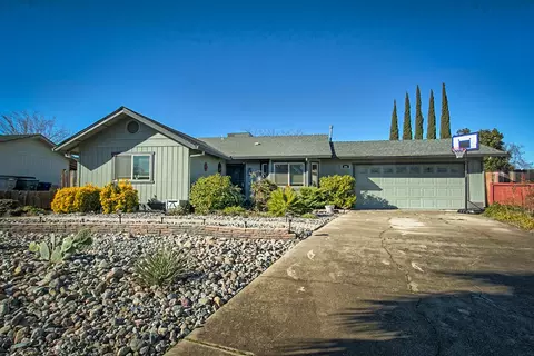 806 Grouse Dr, Redding, CA 96003 photo 1