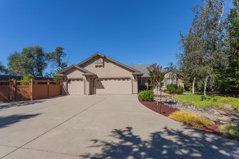 1648 Galway Dr, Redding, CA 96001 photo 2