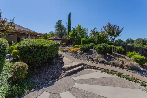 1648 Galway Dr, Redding, CA 96001 photo 12