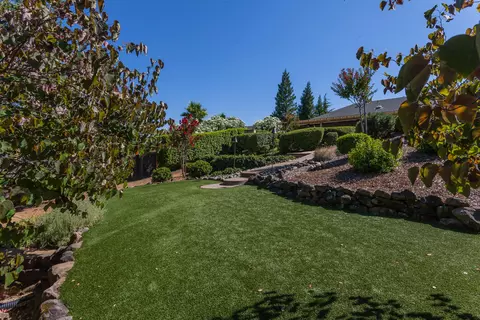 1648 Galway Dr, Redding, CA 96001 photo 11