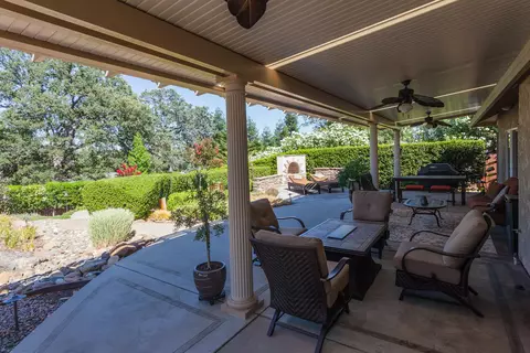 1648 Galway Dr, Redding, CA 96001 photo 6
