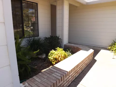 2735 Dawnridge Dr, Redding, CA 96001 photo 3