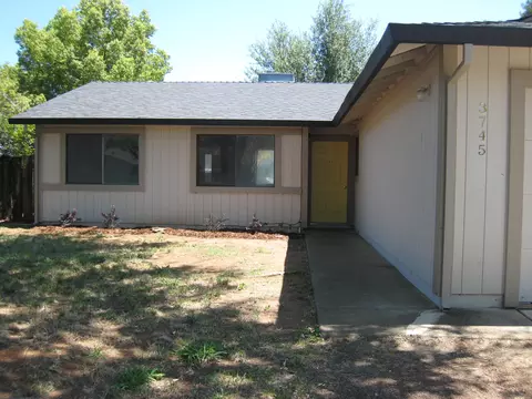 3745 Pegasus St, Redding, CA 96002 photo 2