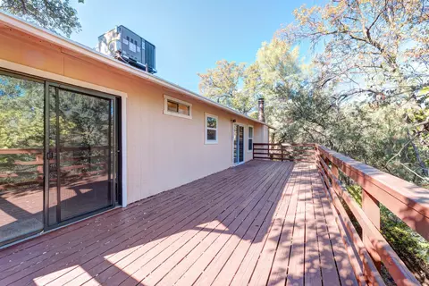 1266 Riviera Dr, Redding, CA 96001 photo 6