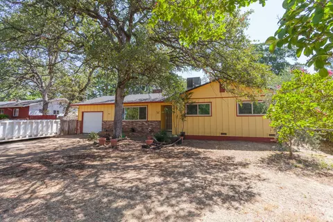 2061 Penn, Redding, CA 96002 photo 6