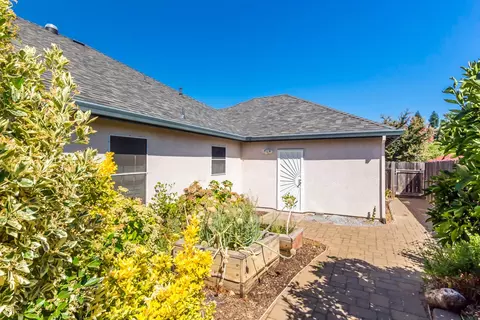 2111 Princeton Way, Redding, CA 96003 photo 28