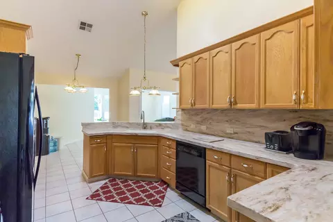 2111 Princeton Way, Redding, CA 96003 photo 11
