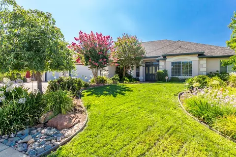 2111 Princeton Way, Redding, CA 96003 photo 2