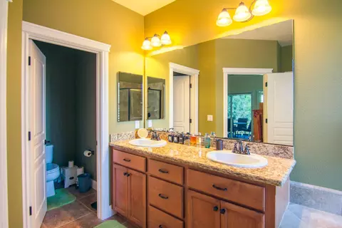 1352 Spinnaker Dr, Redding, CA 96003 photo 17