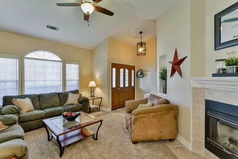 1715 Vinson Dr, Redding, CA 96003 photo 4