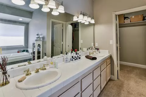 1715 Vinson Dr, Redding, CA 96003 photo 15