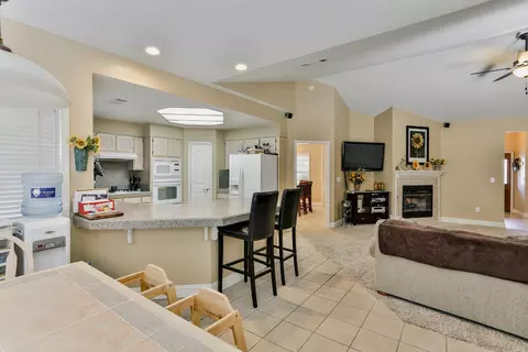 1715 Vinson Dr, Redding, CA 96003 photo 11
