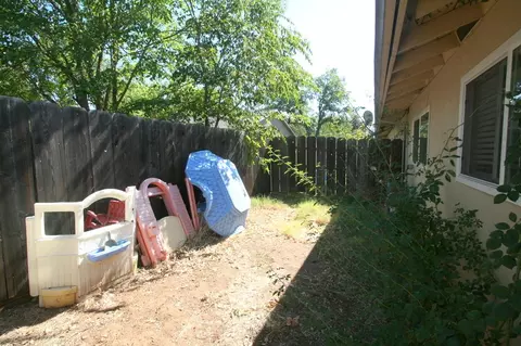 2760 Heather Ln, Redding, CA 96002 photo 13