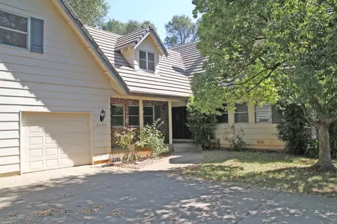 2480 Templeton Dr, Redding, CA 96002 photo 2