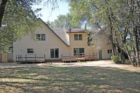 2480 Templeton Dr, Redding, CA 96002 photo 4