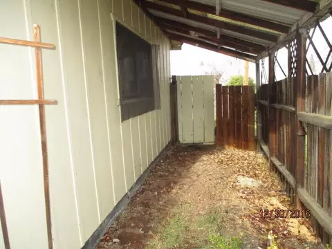 312 Bruce St, Yreka, CA 96097 photo 3