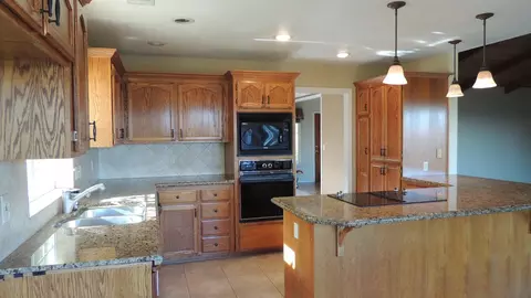 1825 Wasatch Ct, Redding, CA 96001 photo 4