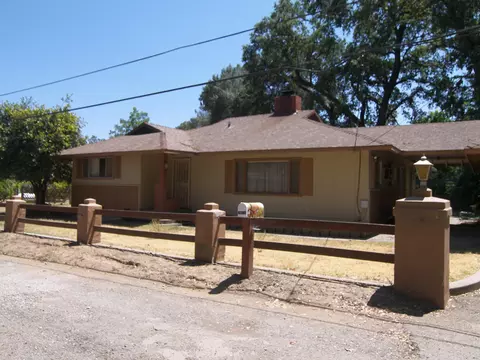 19670 Valley Ln, Redding, CA 96002 photo 3