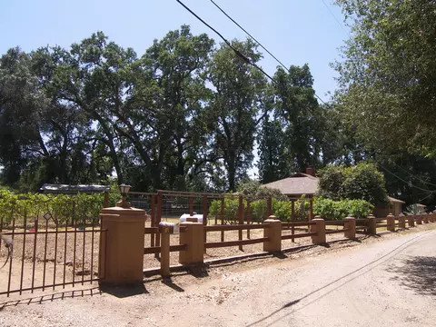 19670 Valley Ln, Redding, CA 96002 photo 8