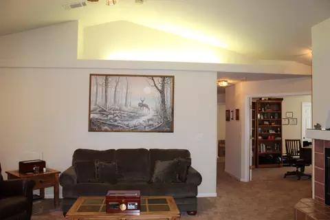5961 Beaumont Dr, Redding, CA 96003 photo 3