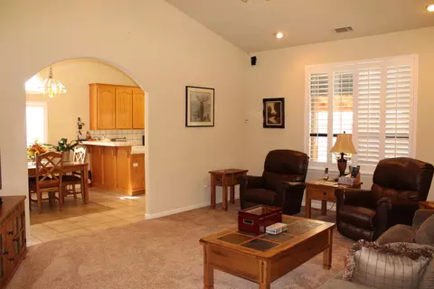 5961 Beaumont Dr, Redding, CA 96003 photo 4