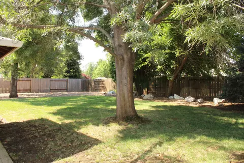 5961 Beaumont Dr, Redding, CA 96003 photo 16