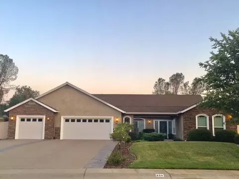 454 Spire Point Dr, Redding, CA 96003 photo 1