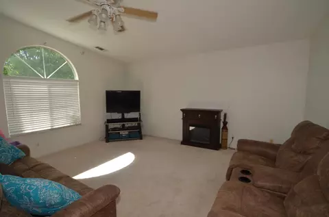 1834 Whistling Dr, Redding, CA 96003 photo 2