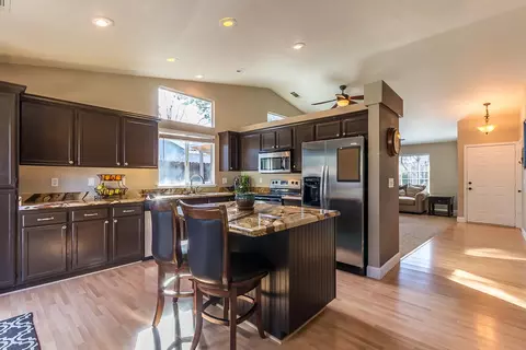 4335 Agnes May Dr, Redding, CA 96002 photo 3