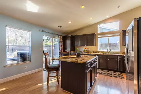 4335 Agnes May Dr, Redding, CA 96002 photo 4