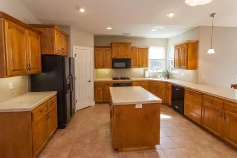 531 Castenda Dr, Redding, CA 96003 photo 4