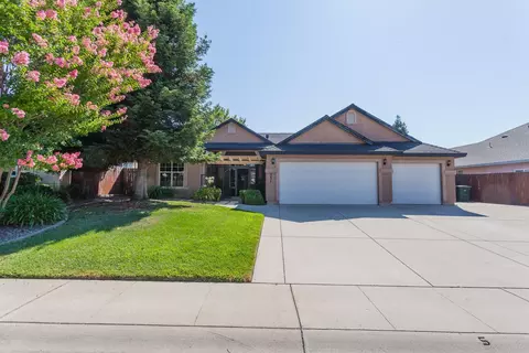 531 Castenda Dr, Redding, CA 96003 photo 1