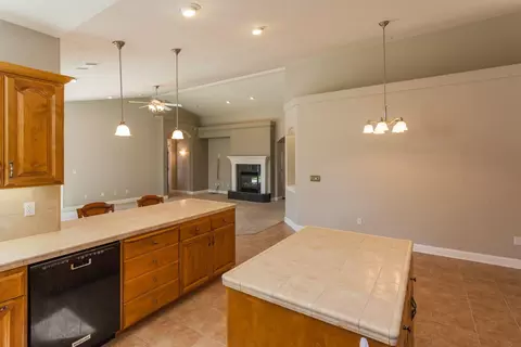 531 Castenda Dr, Redding, CA 96003 photo 5