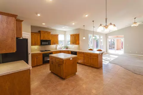 531 Castenda Dr, Redding, CA 96003 photo 6