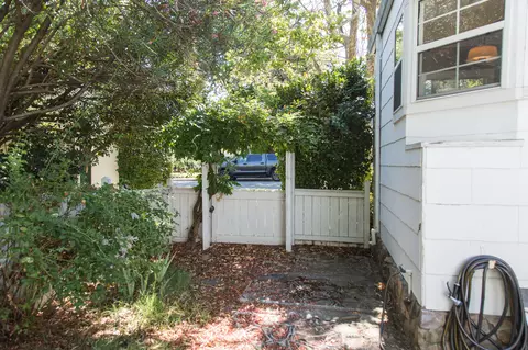 2350 Cliff Dr, Redding, CA 96001 photo 3