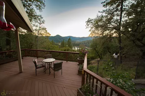19202 Kamloop Rd, Lakehead, CA 96051 photo 2
