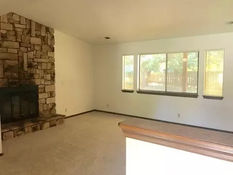 1611 Arroyo Manor Dr, Redding, CA 96003 photo 2